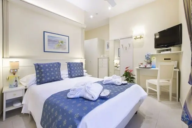 Basic Tek Büyük veya İki Ayrı Yataklı Oda