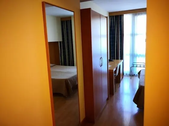 Comfort Tek Büyük veya İki Ayrı Yataklı Oda