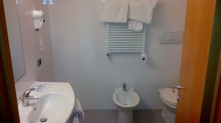 Comfort Tek Büyük veya İki Ayrı Yataklı Oda