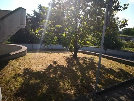 Üç Kişilik Oda, Bahçe Manzaralı