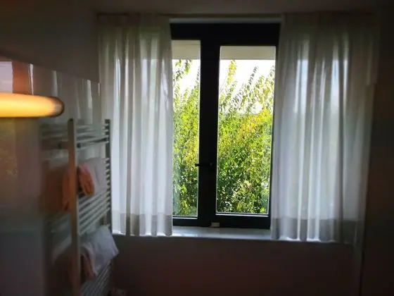 Üç Kişilik Oda, Bahçe Manzaralı