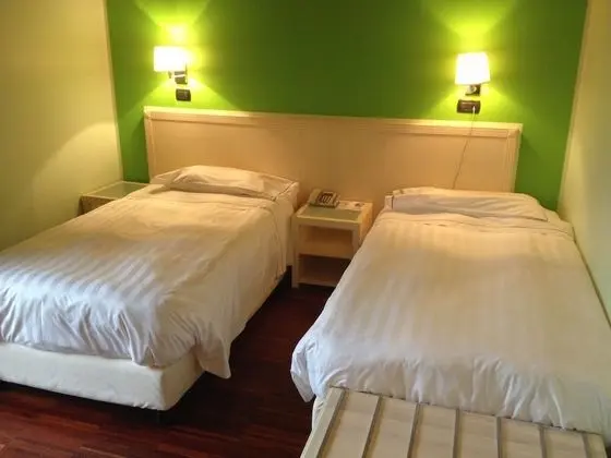 Tek Büyük veya İki Ayrı Yataklı Oda