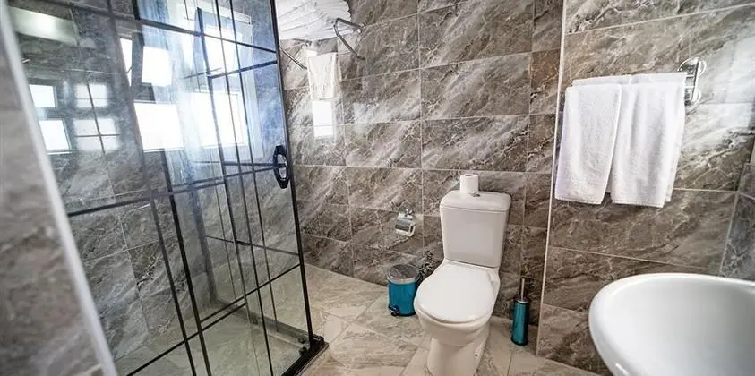 Aile Odası, Bahçe Manzaralı