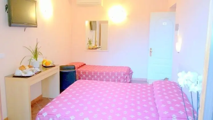 Comfort Üç Kişilik Oda, Birden Çok Yatak, Sigara İçilmez, Özel Banyo