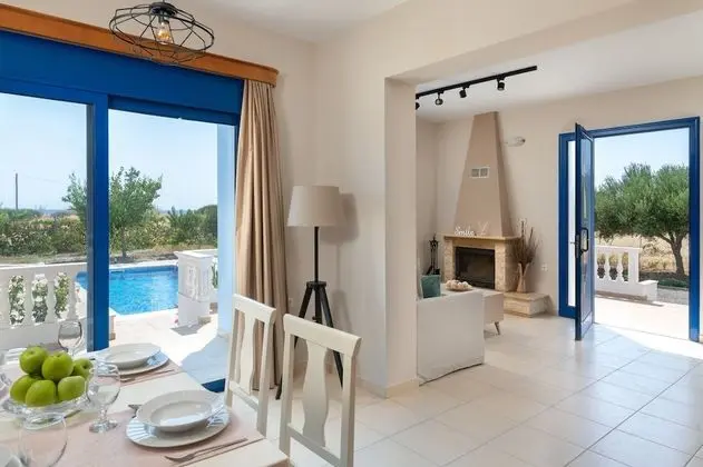 Luxury Villa, Plaj Kenarı