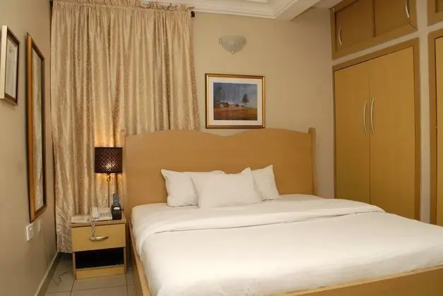 Deluxe Tek Büyük Yataklı Oda