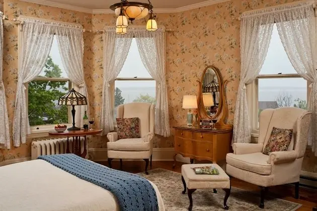 Rittenhouse Room II