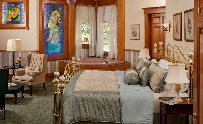 Rittenhouse Room VIII