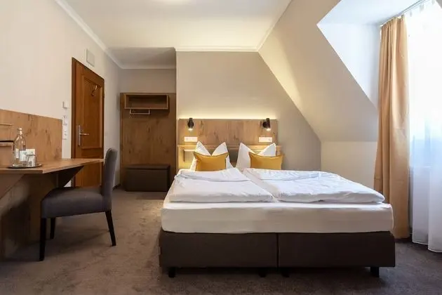 Standard Tek Büyük Yataklı Oda