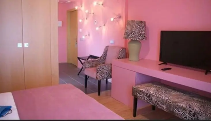 Deluxe Tek Büyük veya İki Ayrı Yataklı Oda