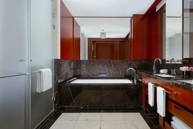 Deluxe Oda, 1 En Büyük (King) Boy Yatak, Şehir Manzaralı