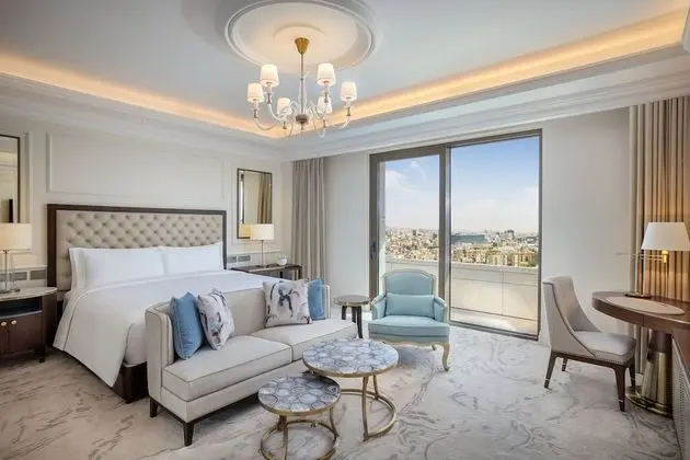 Club Oda, 1 En Büyük (King) Boy Yatak, Şehir Manzaralı