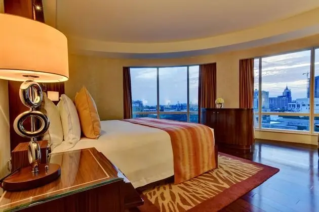 Club Süit, 1 En Büyük (King) Boy Yatak, Sigara İçilmez, Şehir Manzaralı (Club Executive)