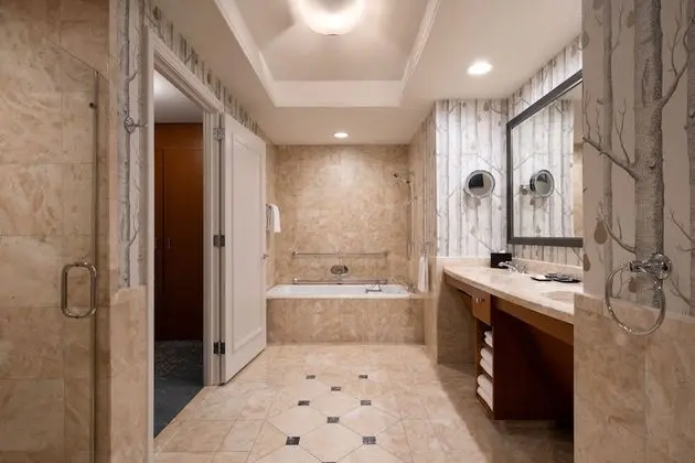 Oda, 1 En Büyük (King) Boy Yatak, Şehir Manzaralı (Mobility/Hearing Accessible, Tub)