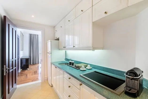 Amiri Suite, Süit, 1 Yatak Odası, Balkon, Havuz Manzaralı