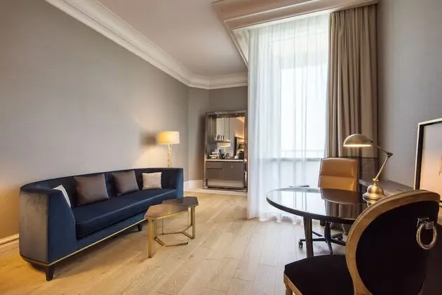 Deluxe Oda, 1 En Büyük (King) Boy Yatak, Balkon, Deniz Manzaralı (Balcony)