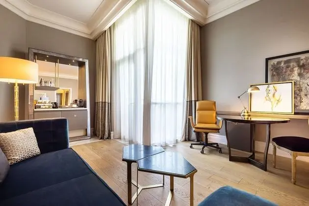 Deluxe Oda, 1 En Büyük (King) Boy Yatak, Balkon, Deniz Manzaralı (Balcony)