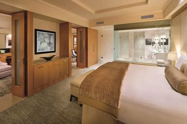 Club Süit, 1 En Büyük (King) Boy Yatak, Sigara İçilmez, Balkon (Ambassador, Club Lounge Access)