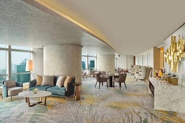 Club Süit, 1 En Büyük (King) Boy Yatak, Şehir Manzaralı, Köşe