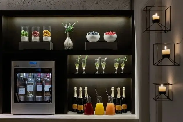 Club Oda, 1 En Büyük (King) Boy Yatak ve Çekyat (Club Lounge Access)