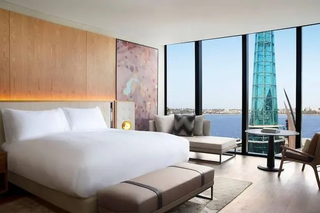 Oda, 1 En Büyük (King) Boy Yatak, Sigara İçilmez, Nehir Manzaralı (High Floor)