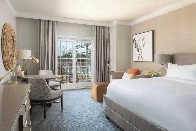 Club Oda, 1 En Büyük (King) Boy Yatak, Göl Manzaralı (Club Level, Top Floor)