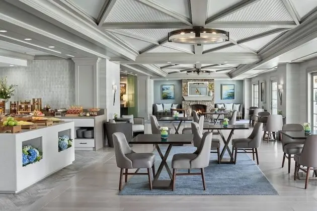 Club Oda, 1 En Büyük (King) Boy Yatak, Göl Manzaralı (Club Level, Top Floor)