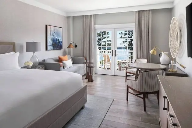 Club Oda, 1 En Büyük (King) Boy Yatak, Göl Manzaralı (Club Level, Top Floor)