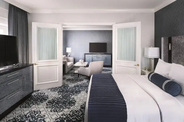 Executive Süit, 1 En Büyük (King) Boy Yatak (Mobility Accessible, Roll-In Shower)