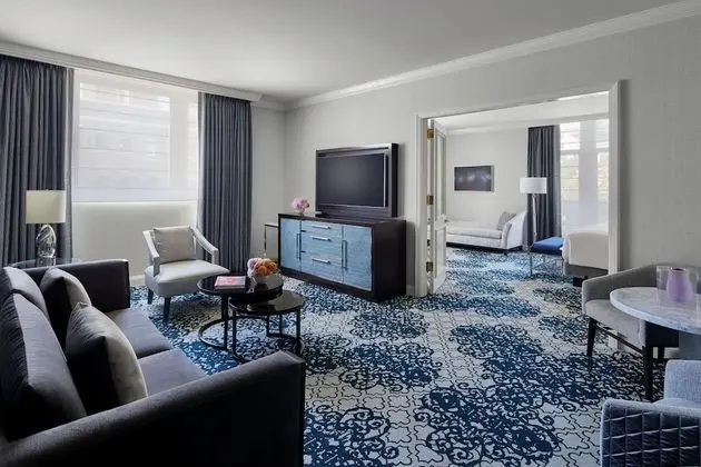 Executive Süit, 1 En Büyük (King) Boy Yatak (Mobility Accessible, Roll-In Shower)