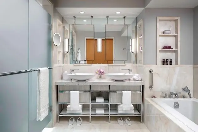 Family Connecting Suite