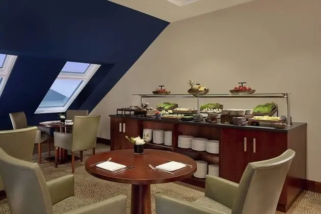 Premium Süit, 1 En Büyük (King) Boy Yatak (Premium Executive, Club Lounge Access)