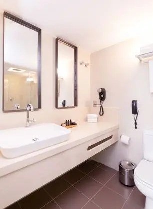 Executive Oda, Balkon, Kısmi Deniz Manzaralı