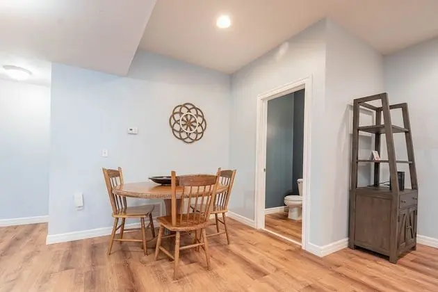 Ev, Birden Çok Yatak, Sıcak Su Havuzu