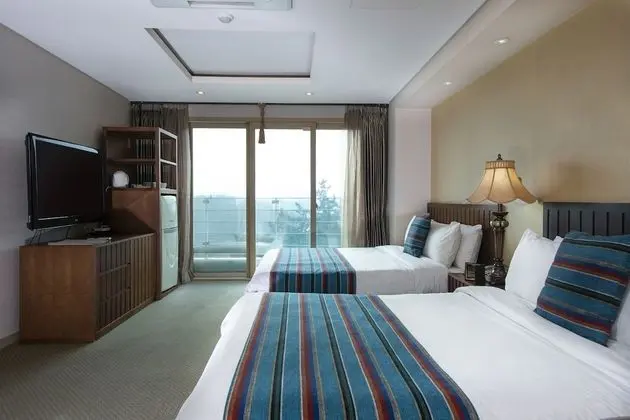Family İki Ayrı Yataklı Oda, Göl Manzaralı (Plaza Suite)