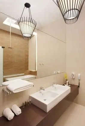 Premium Tek Büyük Yataklı Oda