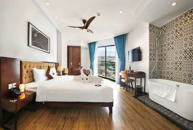 Suit King Size Bed