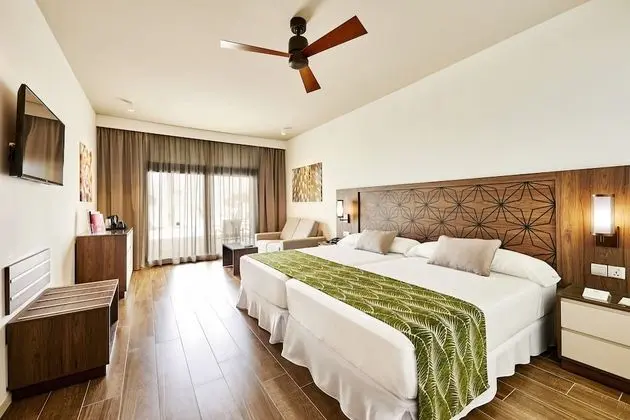 Tek Büyük Yataklı Oda (Free Domestic flight, stays 1/6-31/10)