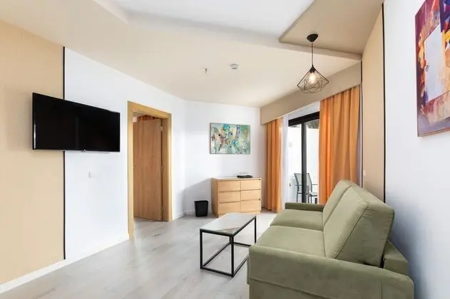 Family Oda, Balkon (Standard)