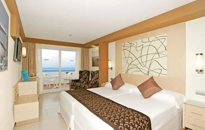 Tek Büyük Yataklı Oda, Balkon, Deniz Manzaralı