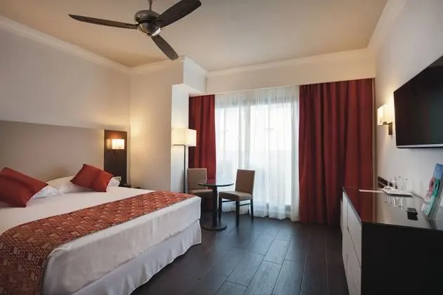 Tek Büyük Yataklı Oda, Balkon, Deniz Manzaralı