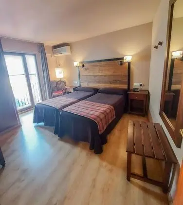 Tek Büyük Yataklı Oda, Balkon