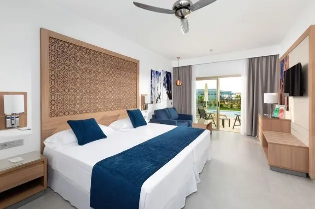 Tek Büyük Yataklı Oda, Balkon (Swim-up & Adults Only)