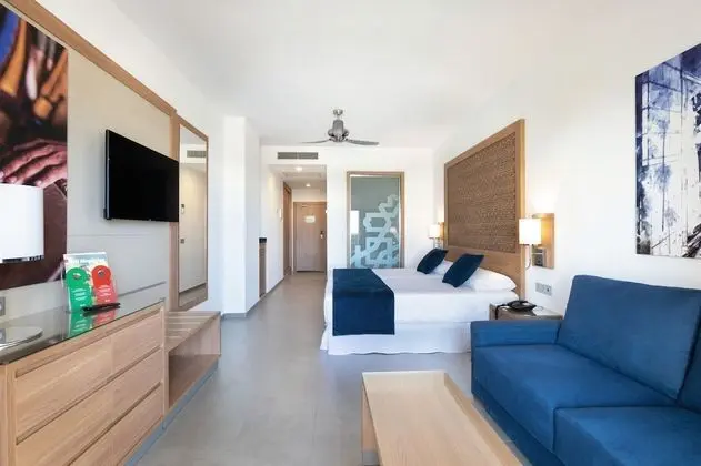 Tek Büyük Yataklı Oda, Balkon (Swim-up & Adults Only)
