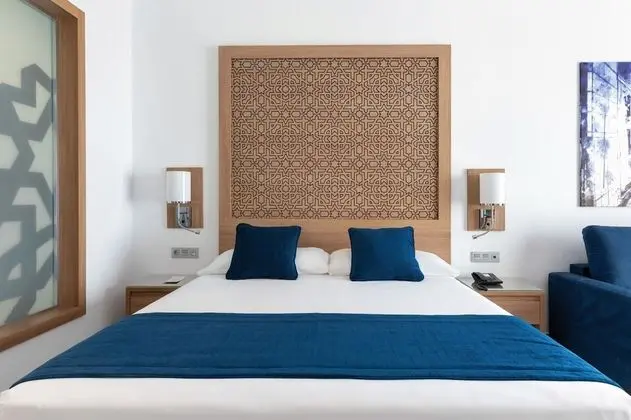 Tek Büyük Yataklı Oda, Balkon (Swim-up & Adults Only)