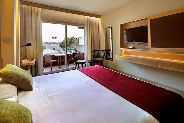 Superior Tek Büyük Yataklı Oda, Deniz Manzaralı (Spa Access)
