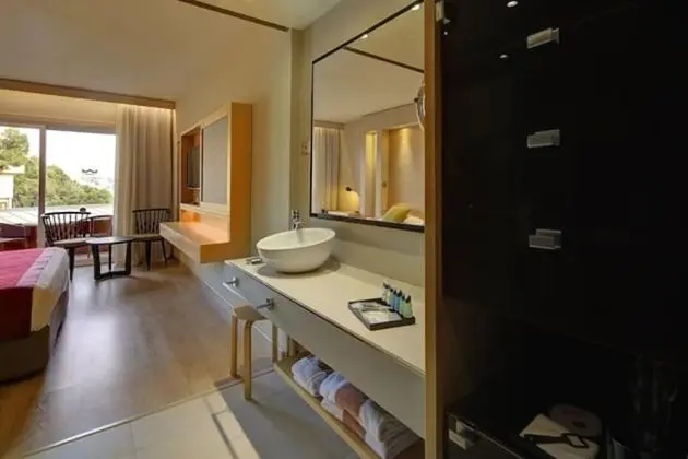 Superior Tek Büyük Yataklı Oda, Deniz Manzaralı (Spa Access)