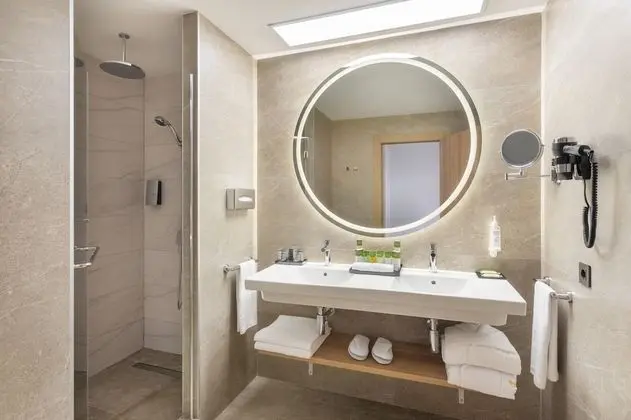 Junior Süit, Balkon, Bahçe Manzaralı