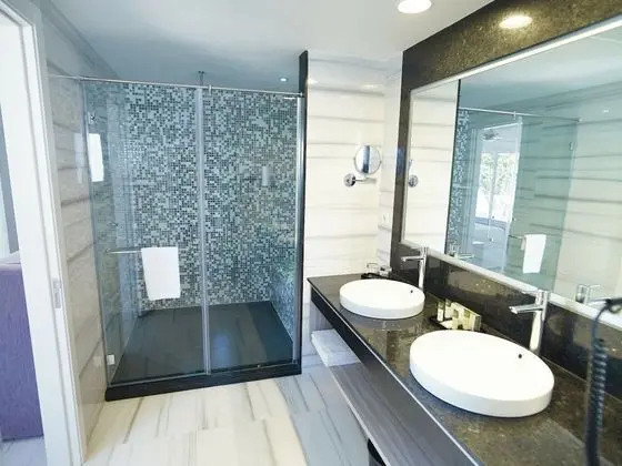 Standard Tek Büyük Yataklı Oda, Balkon, Bahçe Manzaralı