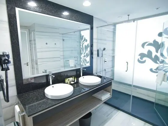 Tek Büyük Yataklı Oda, Balkon, Deniz Manzaralı
